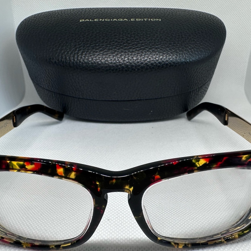 Balenciaga Women's Glasses in Tortoise Pattern with certificate of authenticity